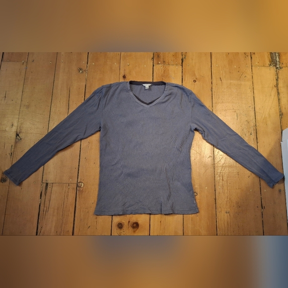 Calvin Klein Lavender V-Neck Top - Picture 1 of 3